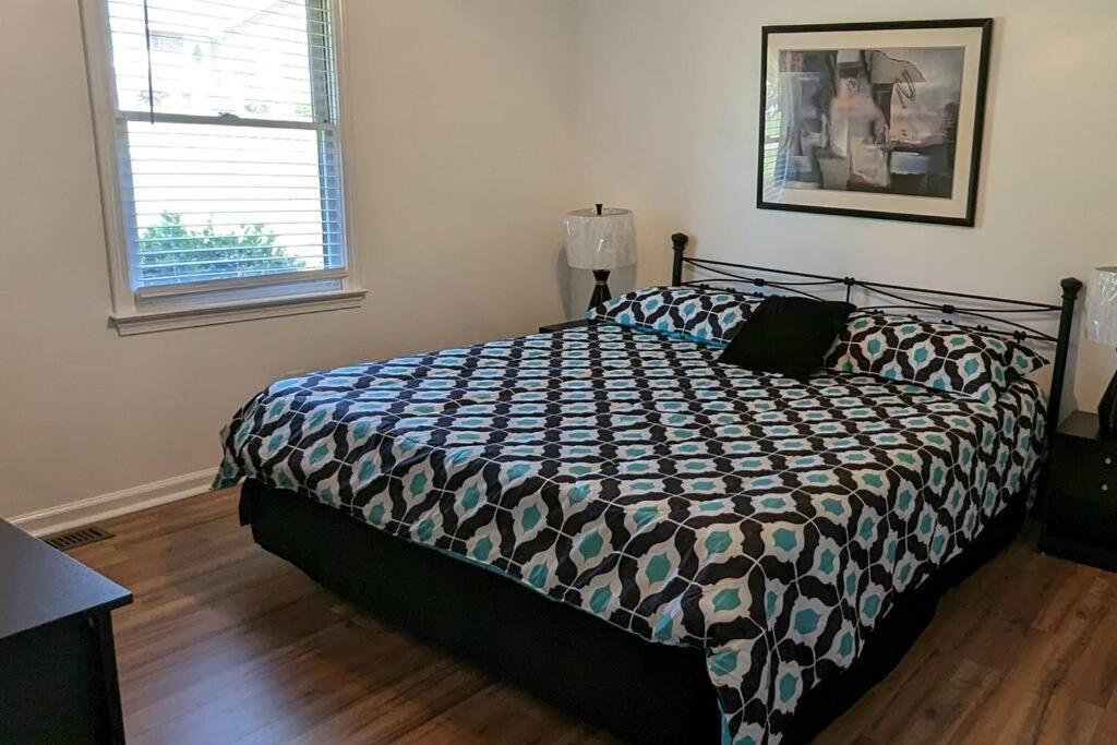 Modern Home Steps To Historic Downtown ソールズベリー エクステリア 写真
